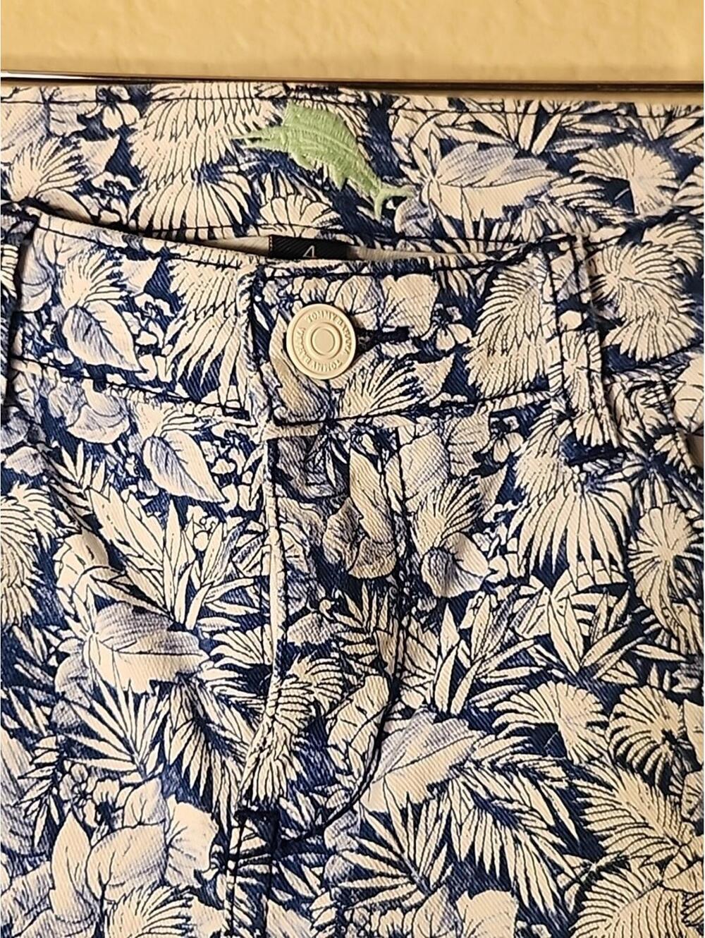 🔥Tommy Bahama Women’s 4 Blue/White Palms Print Ankle Denim Stretch Jeans Floral - Picture 2 of 9